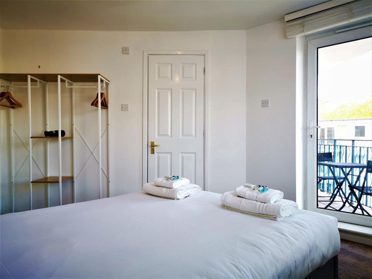 브라이턴 Marina Living With Parking, Balcony, Quiet And Secure 아파트 외부 사진
