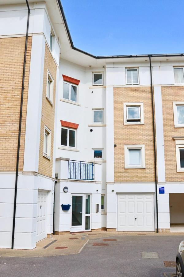 브라이턴 Marina Living With Parking, Balcony, Quiet And Secure 아파트 외부 사진