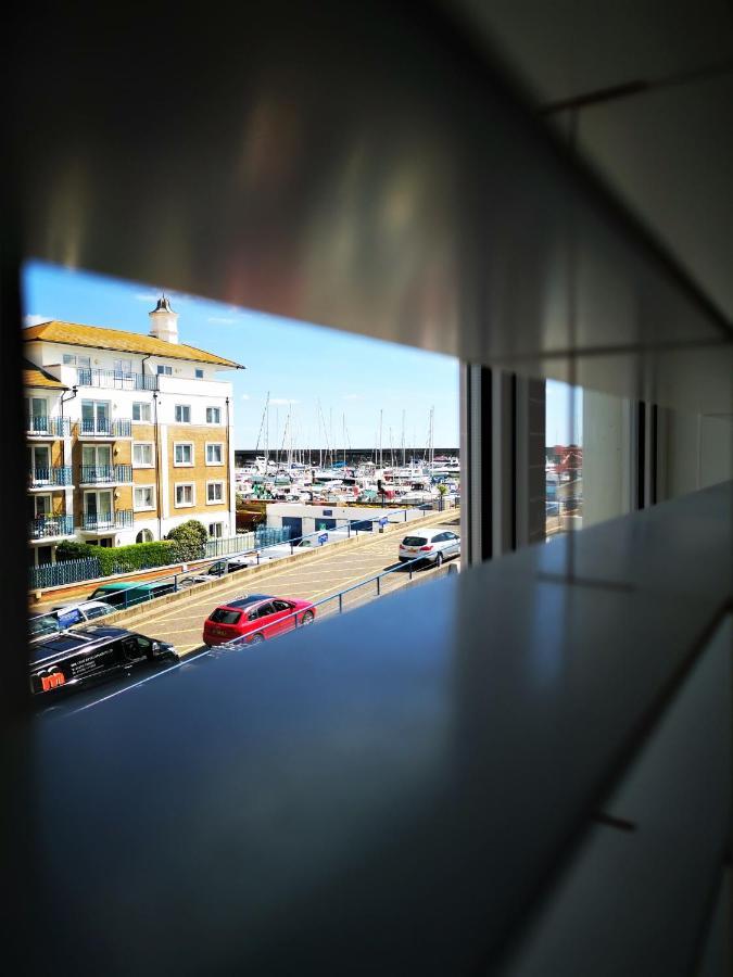 브라이턴 Marina Living With Parking, Balcony, Quiet And Secure 아파트 외부 사진