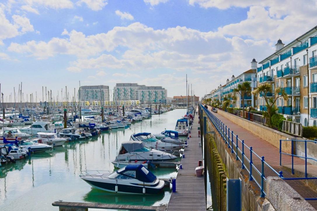 브라이턴 Marina Living With Parking, Balcony, Quiet And Secure 아파트 외부 사진